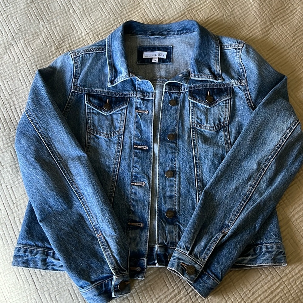 Like new denim jacket!
